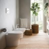 Staand WC-toilet van keramiek tegen de muur met wandafvoer sanitair Zentrum VitrA Aanbod