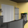 Hillie hoge kast met 1 deur voor binnen/buiten met 4 planken en bezemhouder Aanbieding