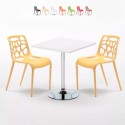 Rechthoekige salontafel wit 70x70 cm met stalen onderstel en 2 gekleurde stoelen Gelateria Cocktail Voorraad