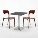 Vierkante tafel 60x60 cm Stalen onderstel en zwart top met 2 gekleurde stoelen Restaurant Pistachio Afmetingen