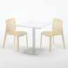 Vierkante salontafel wit 60x60 cm met stalen onderstel en 2 gekleurde stoelen Gruvyer Meringue 