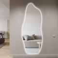 Asymmetrische moderne design wandspiegel met achtergrondverlichting 170x65 cm Kerti Aanbieding