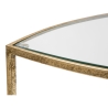 Driehoekig nachtkastje met 2 planken van goudkleurig metaal en glas Triangle S Kortingen
