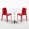 Vierkante salontafel wit 70x70 cm met stalen onderstel en 2 gekleurde stoelen Ice Cocktail 