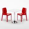 Vierkante salontafel wit 70x70 cm met stalen onderstel en 2 gekleurde stoelen Ice Cocktail 
