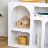 Witte design boekenkast met gebogen vakken 80x37x74cm Lessa Aanbod