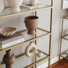 Wandkast h165cm van goudkleurig metaal met glazen planken Lola Tall Aanbod