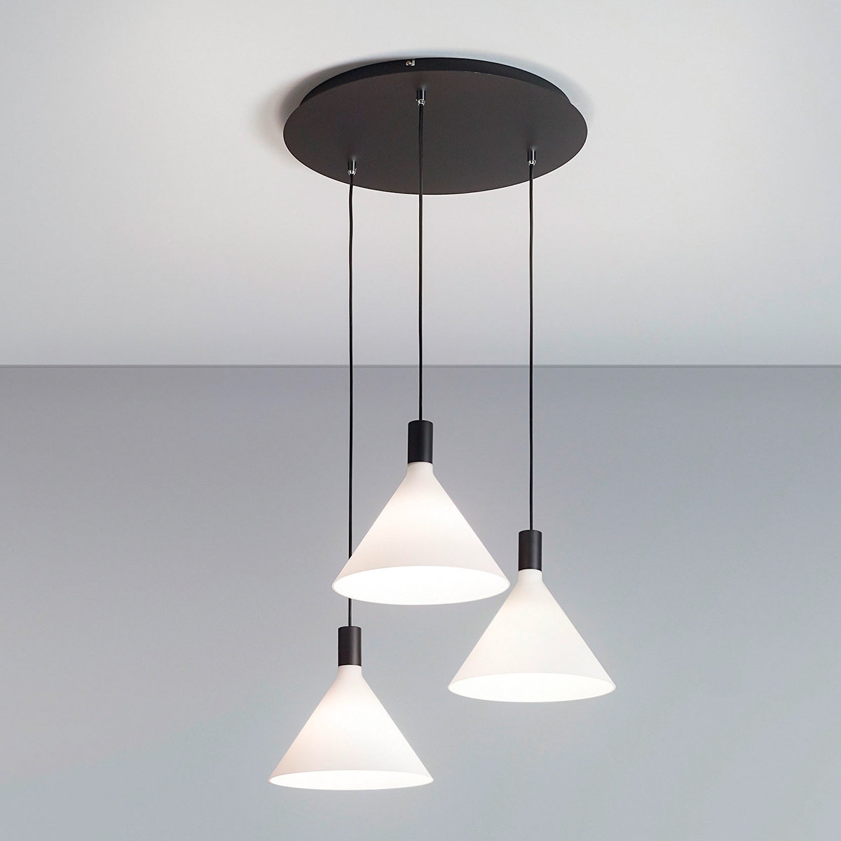 Hanglamp voor woonkamer met 3 lichten in klassieke stijl Vincent-CS Aanbieding Hanglamp voor woonkamer met 3 lichten in klassieke stijl Vincent-CS Aanbieding