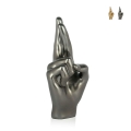 Moderne Aira sculptuur van hars met metaal effect gekruiste vingers statuette Aanbieding