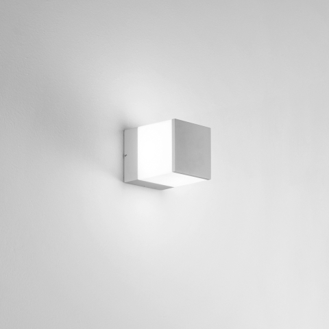 Moderne metalen wandlamp voor buiten in zilver Booster Aanbieding