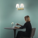 Dubbele wandlamp voor binnen, goudkleurig metaal en wit glas Ares AP2 Verkoop
