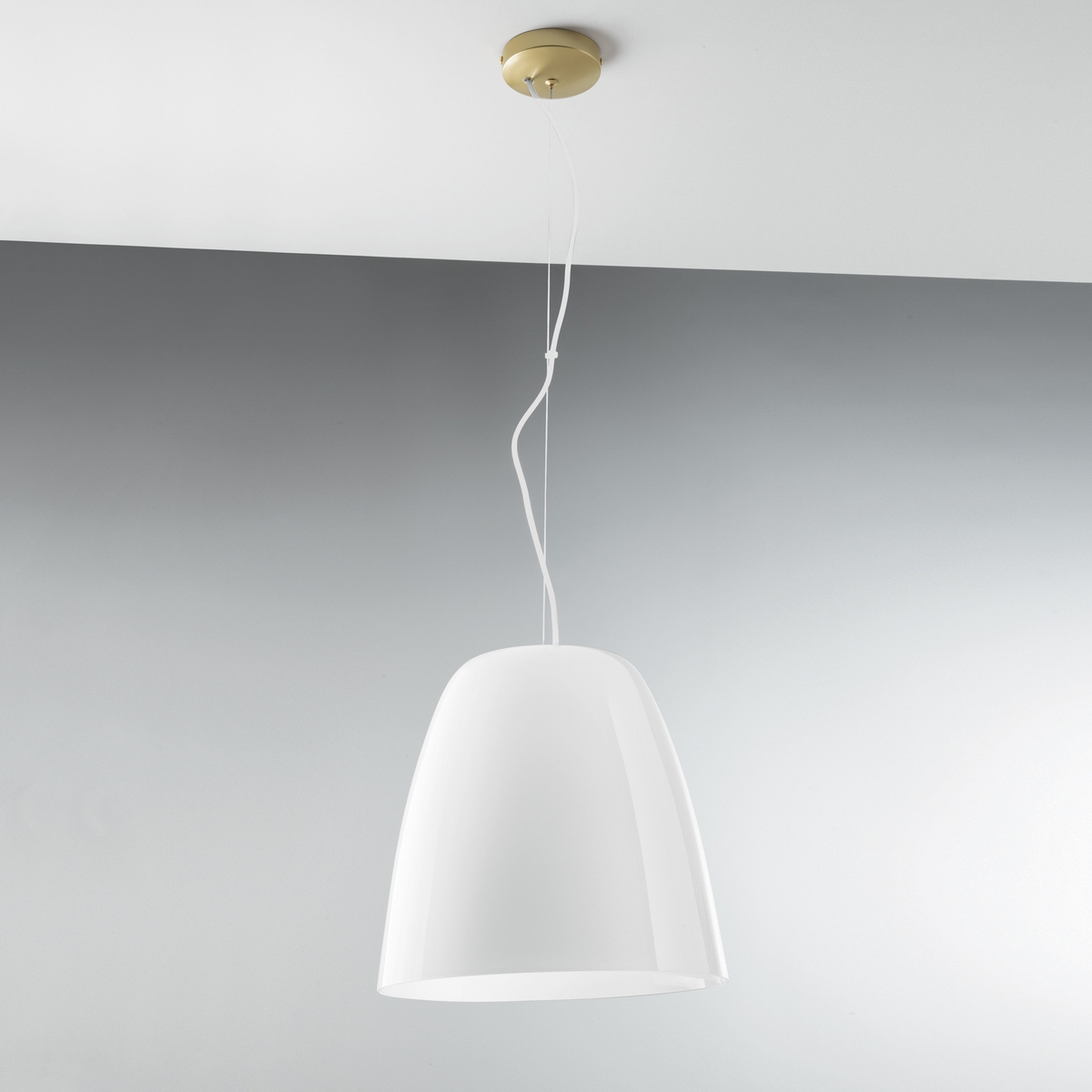 Hanglamp goud metalen frame glazen kap Ares L1 Aanbieding Hanglamp goud metalen frame glazen kap Ares L1 Aanbieding
