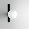 Zwarte metalen wandlamp met witte glazen bol Enoire Aanbieding