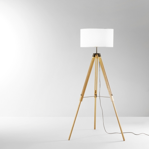 Vloerlamp met driepoot van hout met witte stoffen lampenkap Studios Aanbieding