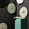 Ronde wandklok met gouden wijzers, minimalistisch design, 40cm Timeline Kosten