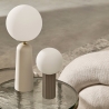 Moderne design tafellamp met ronde matglazen lampenkap Delphine Verkoop