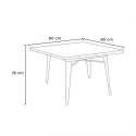 vierkante tafel en industriële metalen stoelen in Lix-stijl soho 