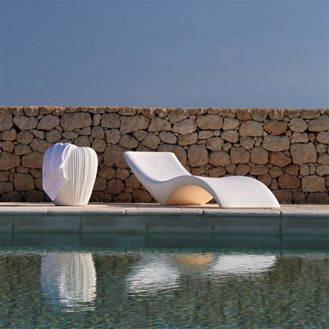 Zwembad ligstoel tuin zonnedek wit design Vega