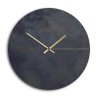 Zwarte ronde wandklok met goud, modern minimalistisch design Black Moon Aanbod